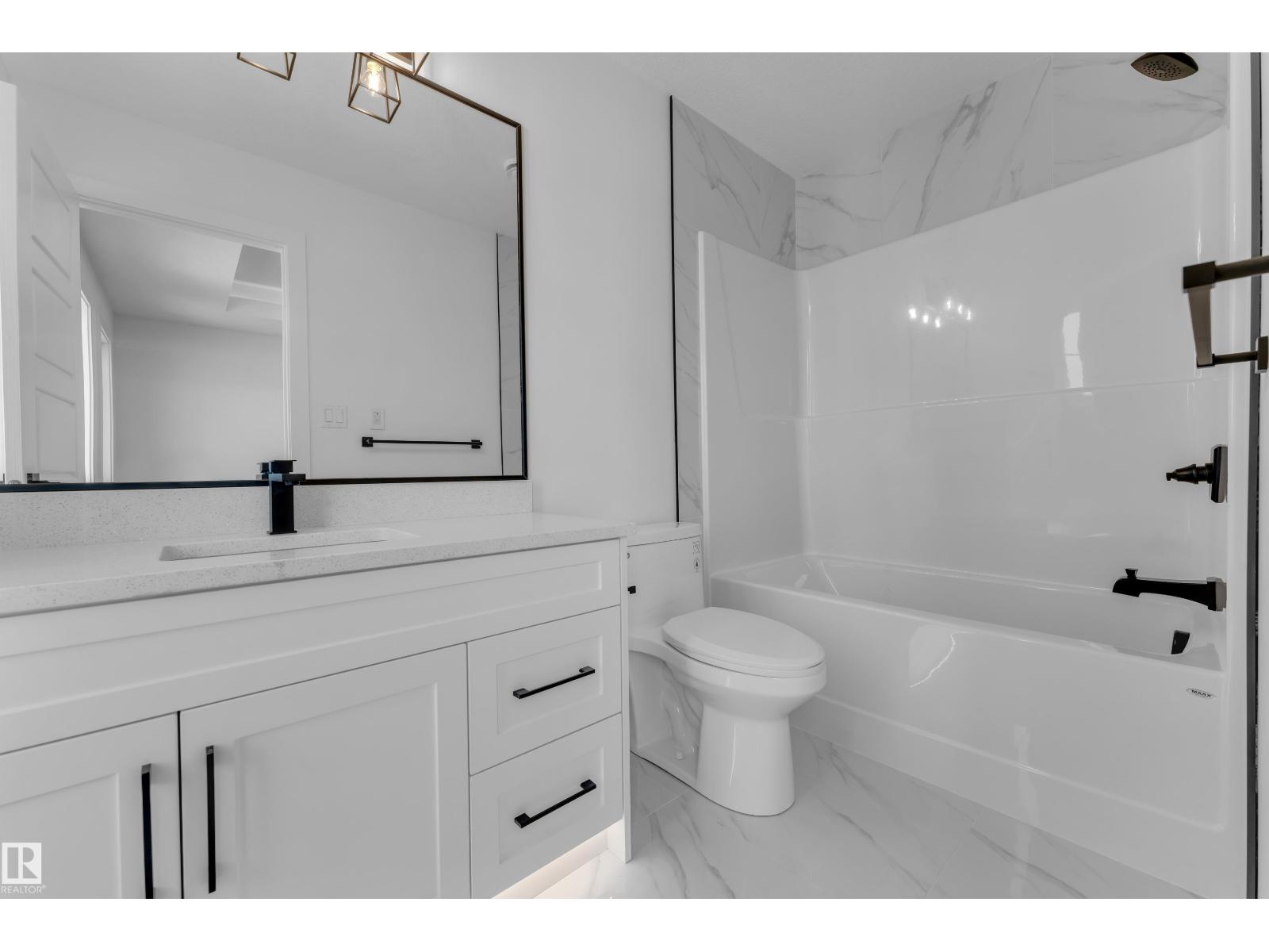 10711 98 St Property Photo 18