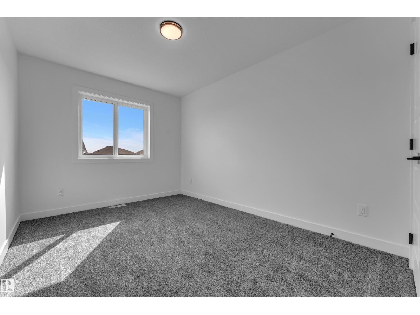 10711 98 St Property Photo 19