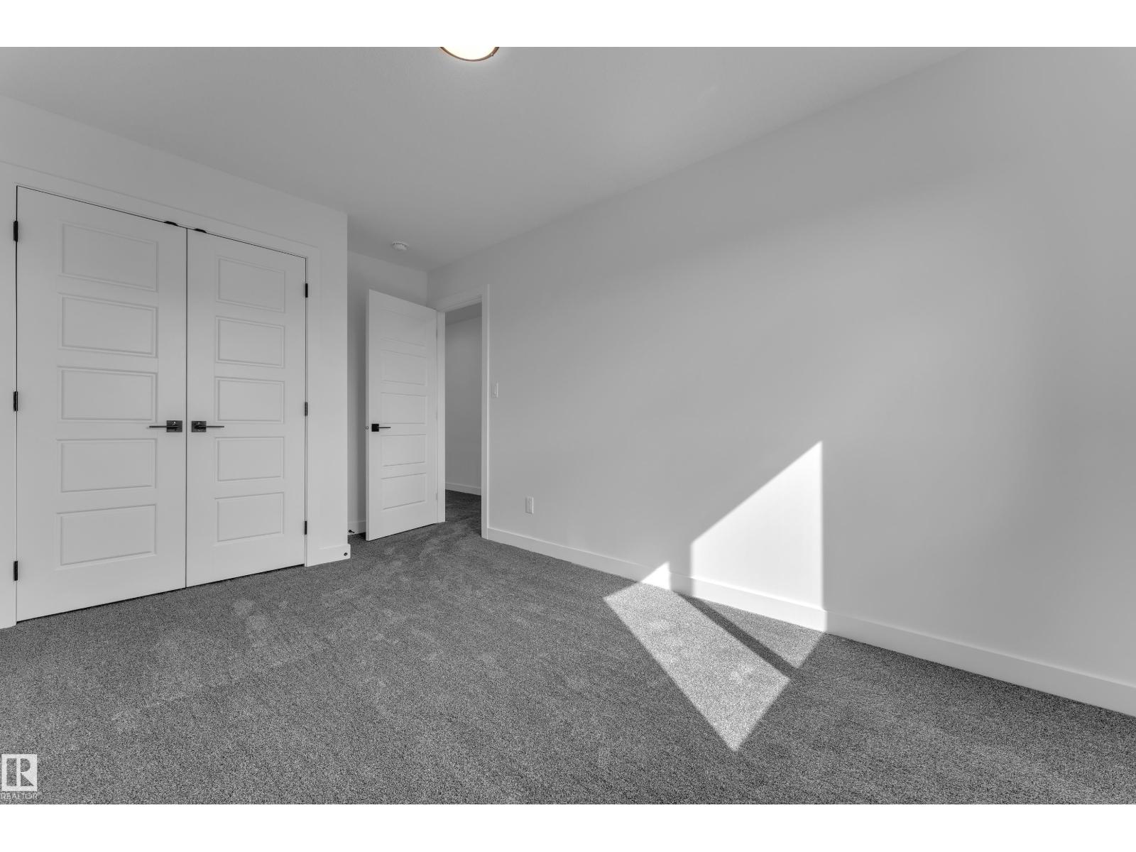 10711 98 St Property Photo 20