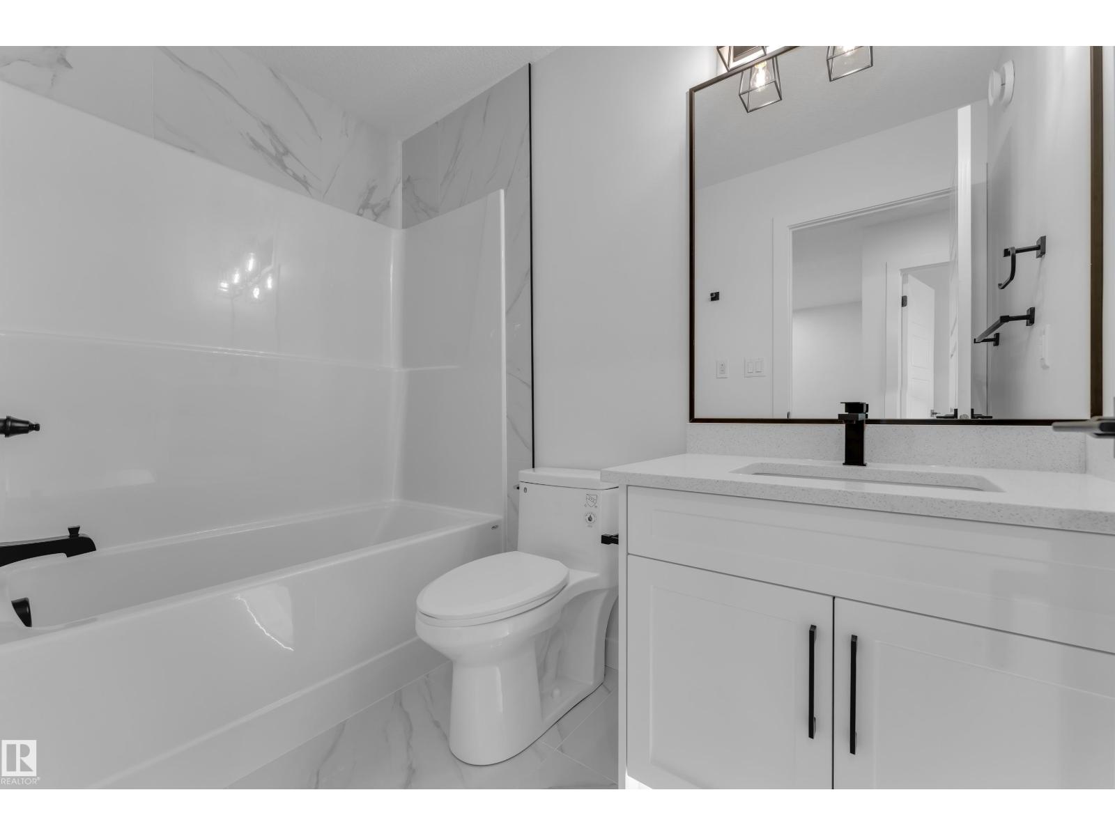 10711 98 St Property Photo 22