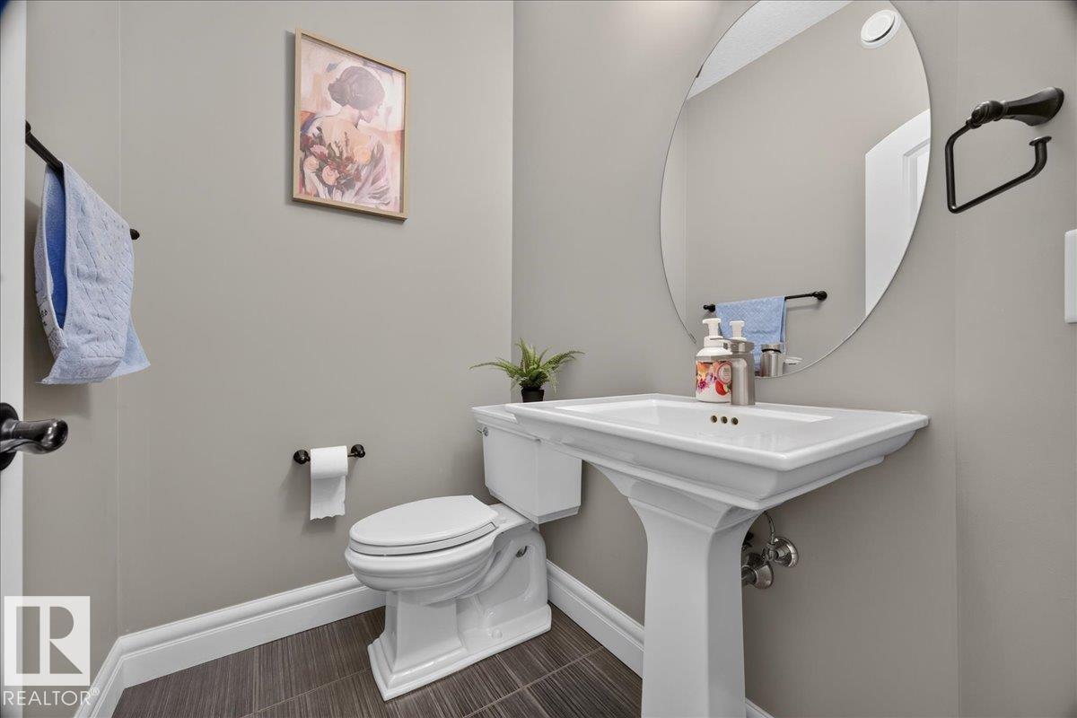 11408 15 Av Sw Property Photo 8