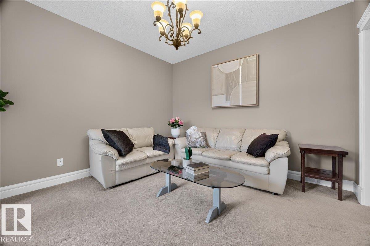 11408 15 Av Sw Property Photo 9