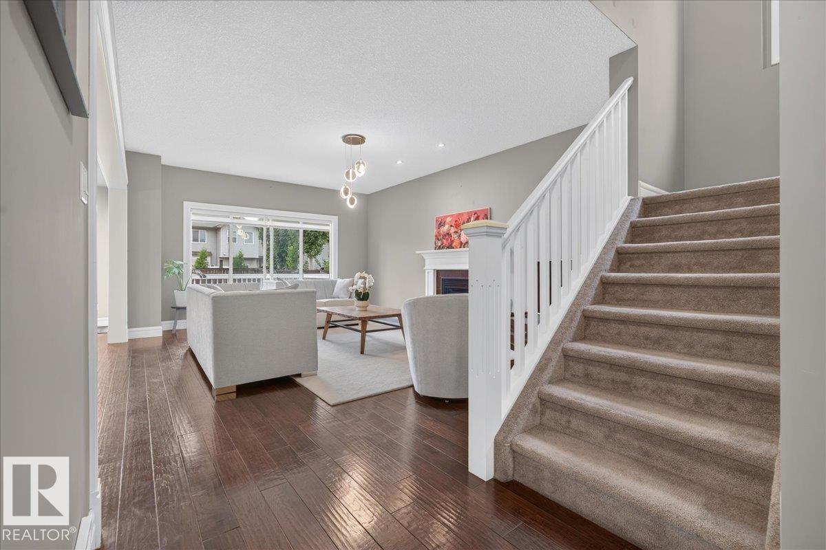 11408 15 Av Sw Property Photo 11