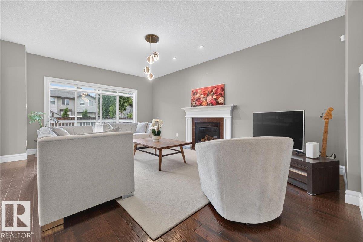 11408 15 Av Sw Property Photo 12