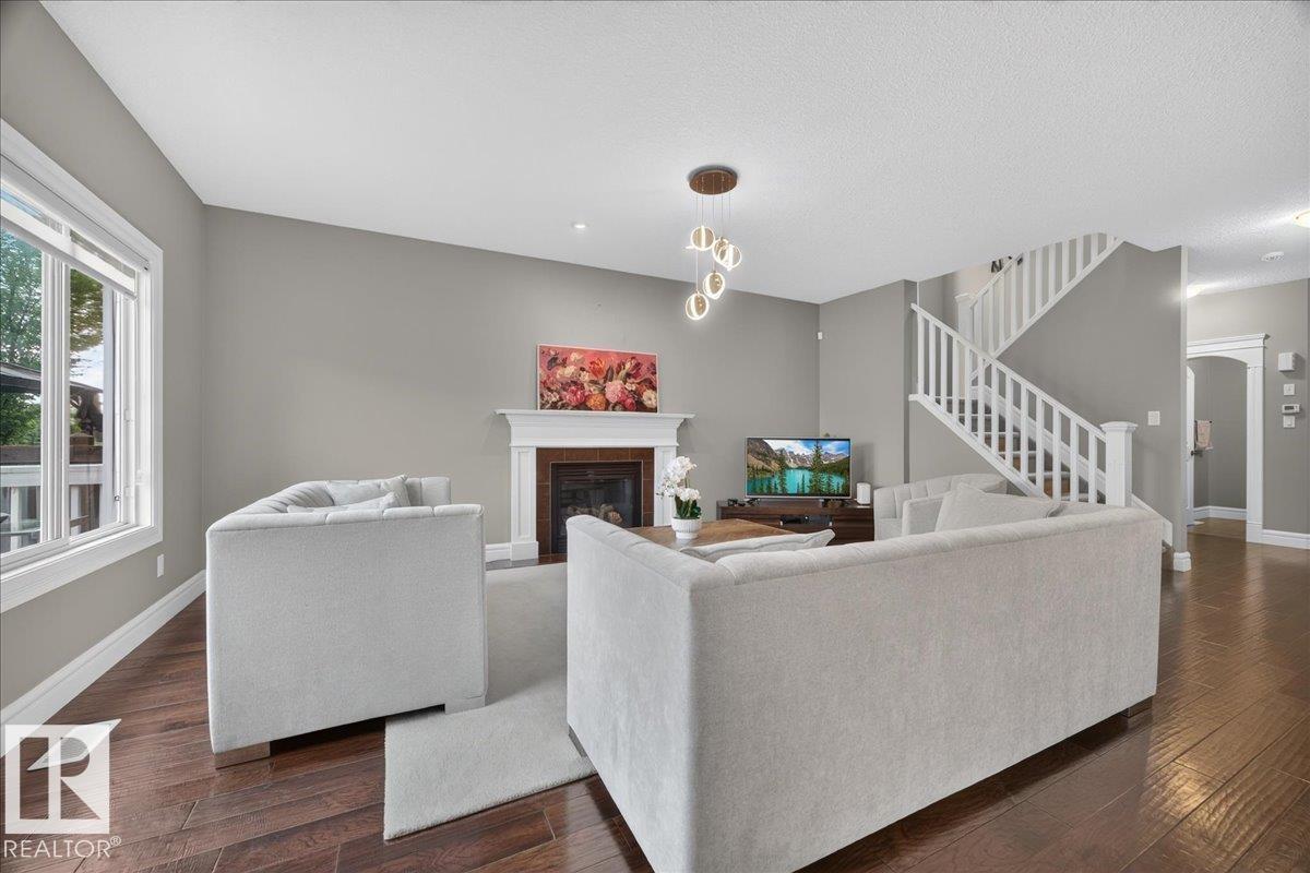 11408 15 Av Sw Property Photo 13