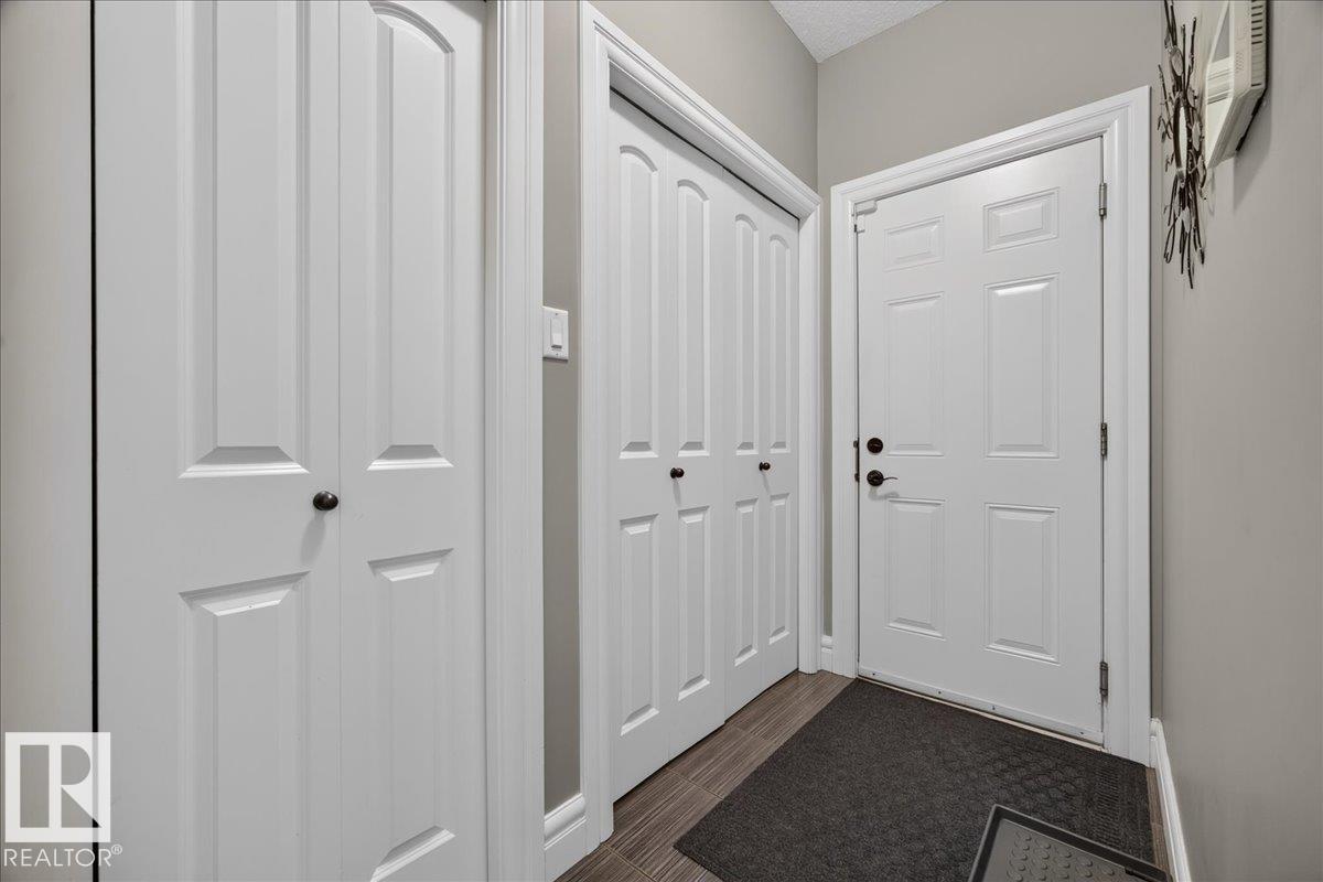 11408 15 Av Sw Property Photo 24