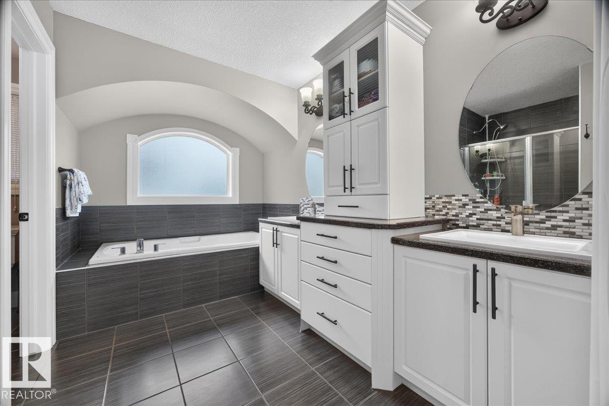 11408 15 Av Sw Property Photo 31