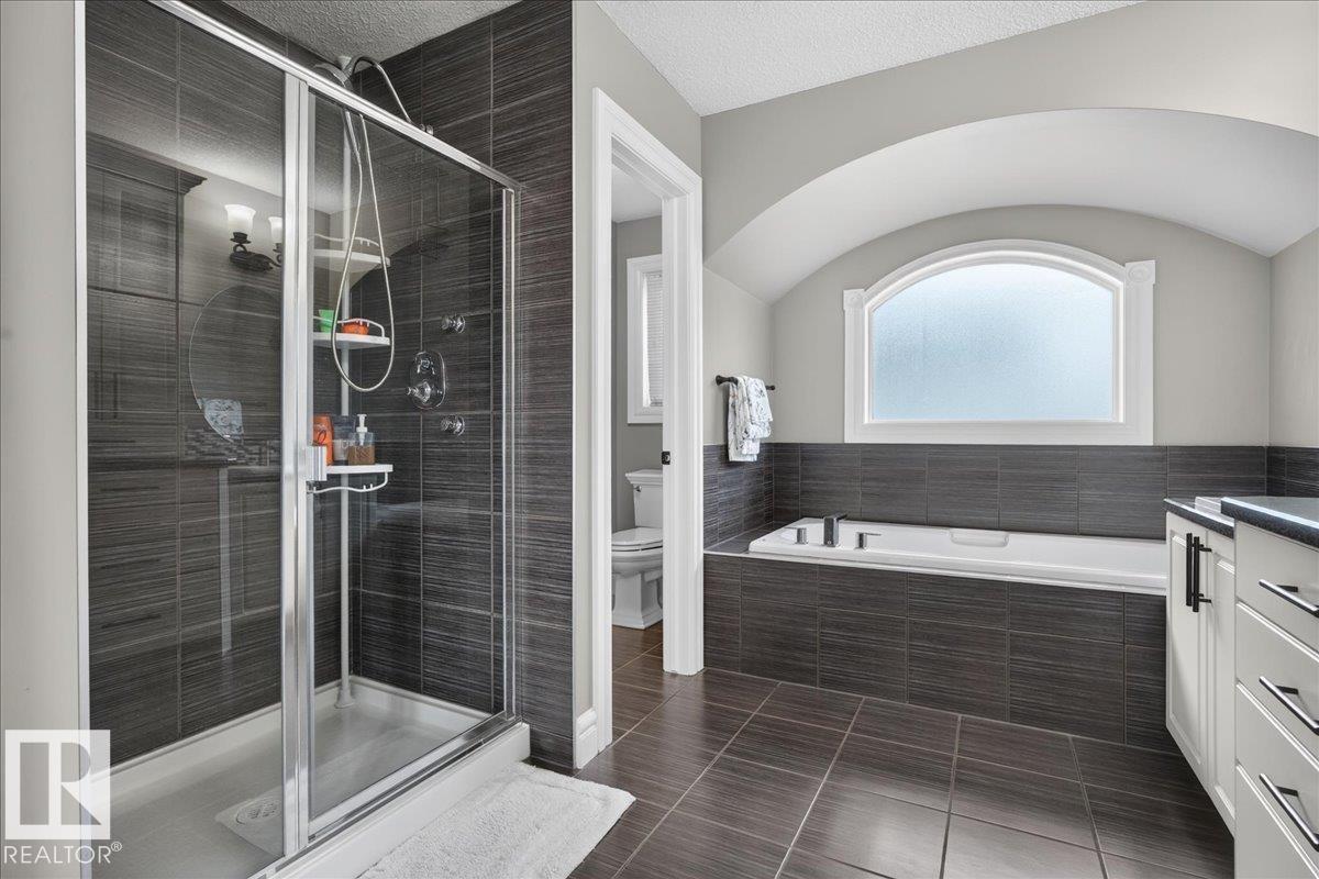 11408 15 Av Sw Property Photo 32