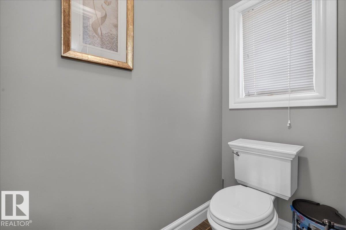 11408 15 Av Sw Property Photo 33