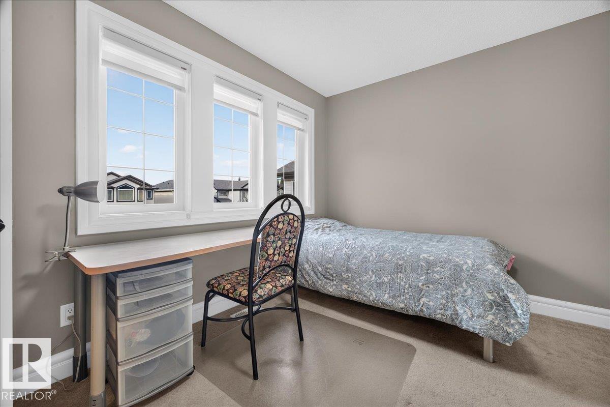 11408 15 Av Sw Property Photo 36