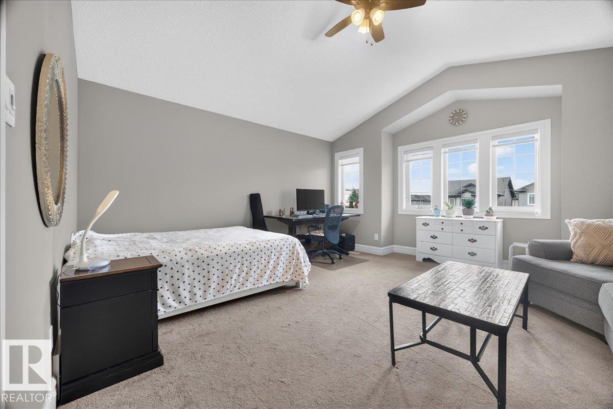 11408 15 Av Sw Property Photo 38