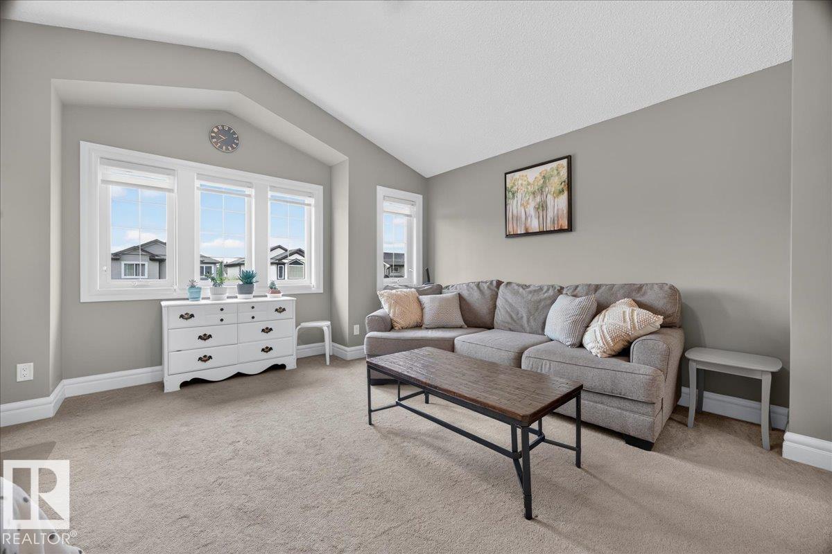 11408 15 Av Sw Property Photo 39