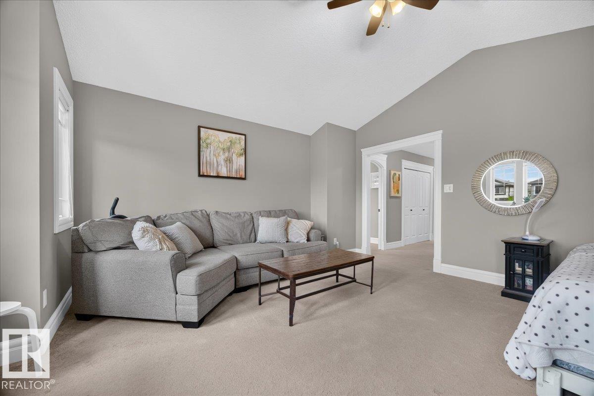 11408 15 Av Sw Property Photo 40
