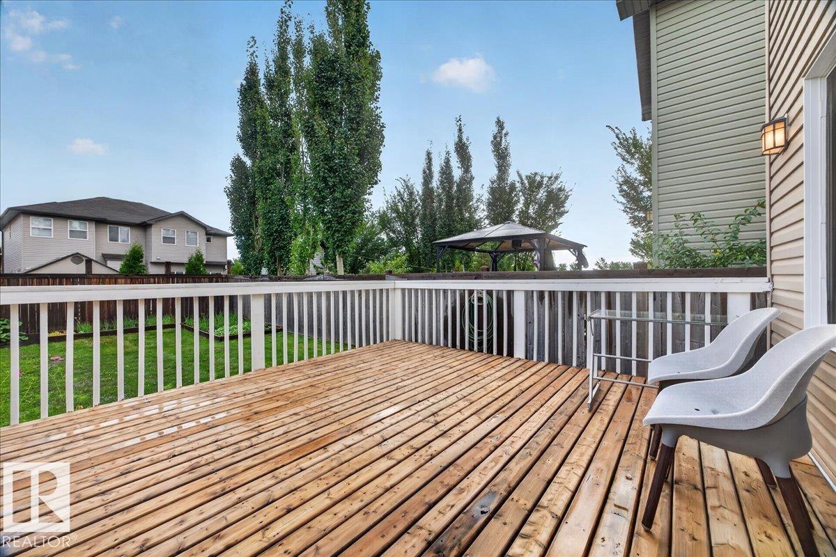 11408 15 Av Sw Property Photo 41