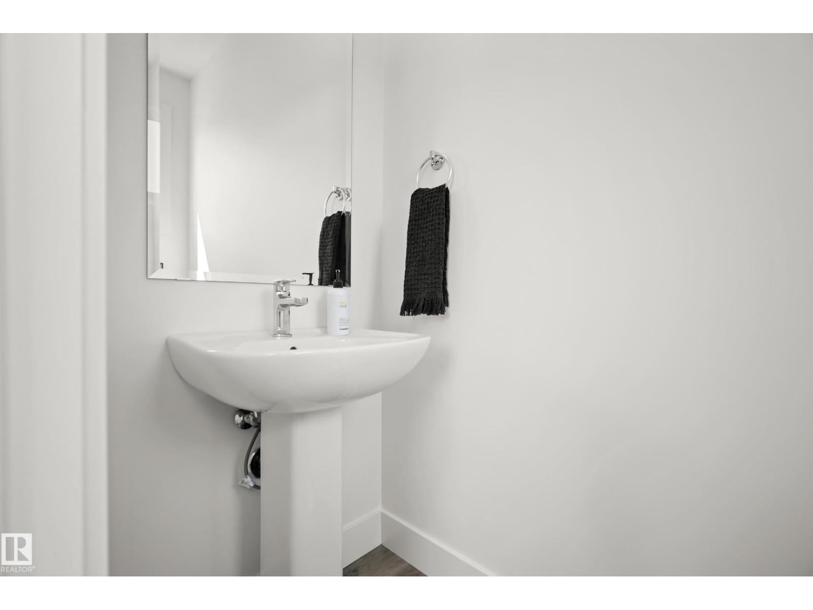 175 Kinglet Bv Nw Property Photo 14