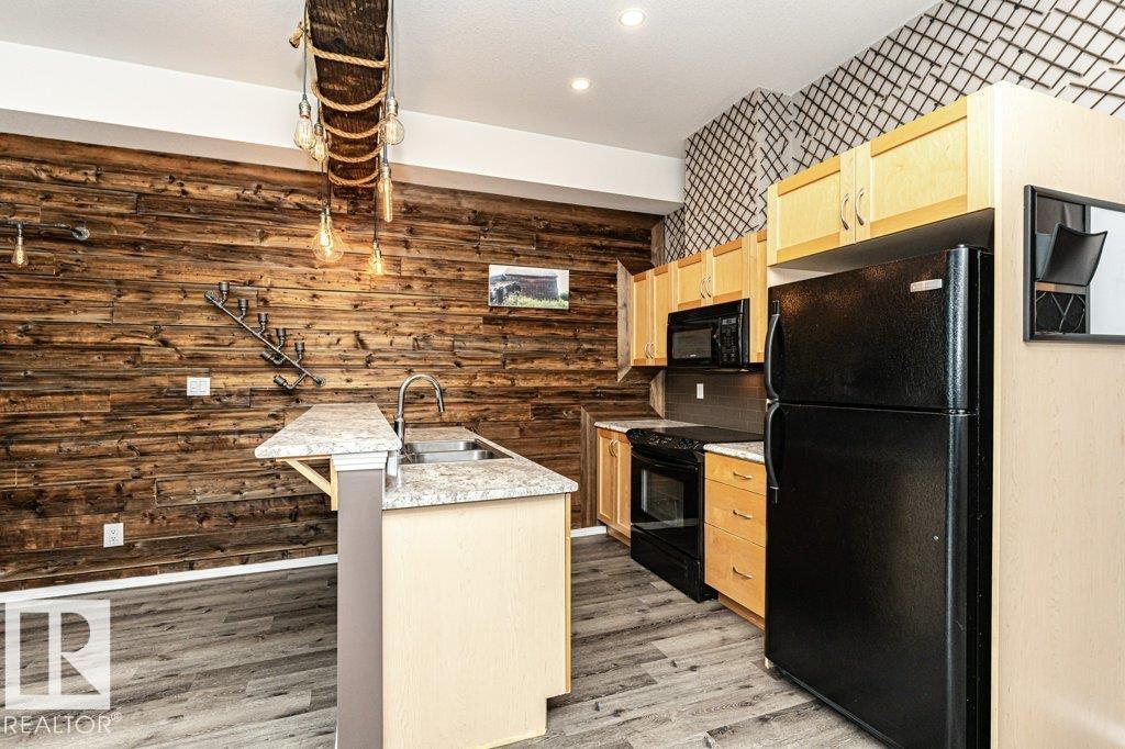 #404 10531 117 St Nw Property Photo 4