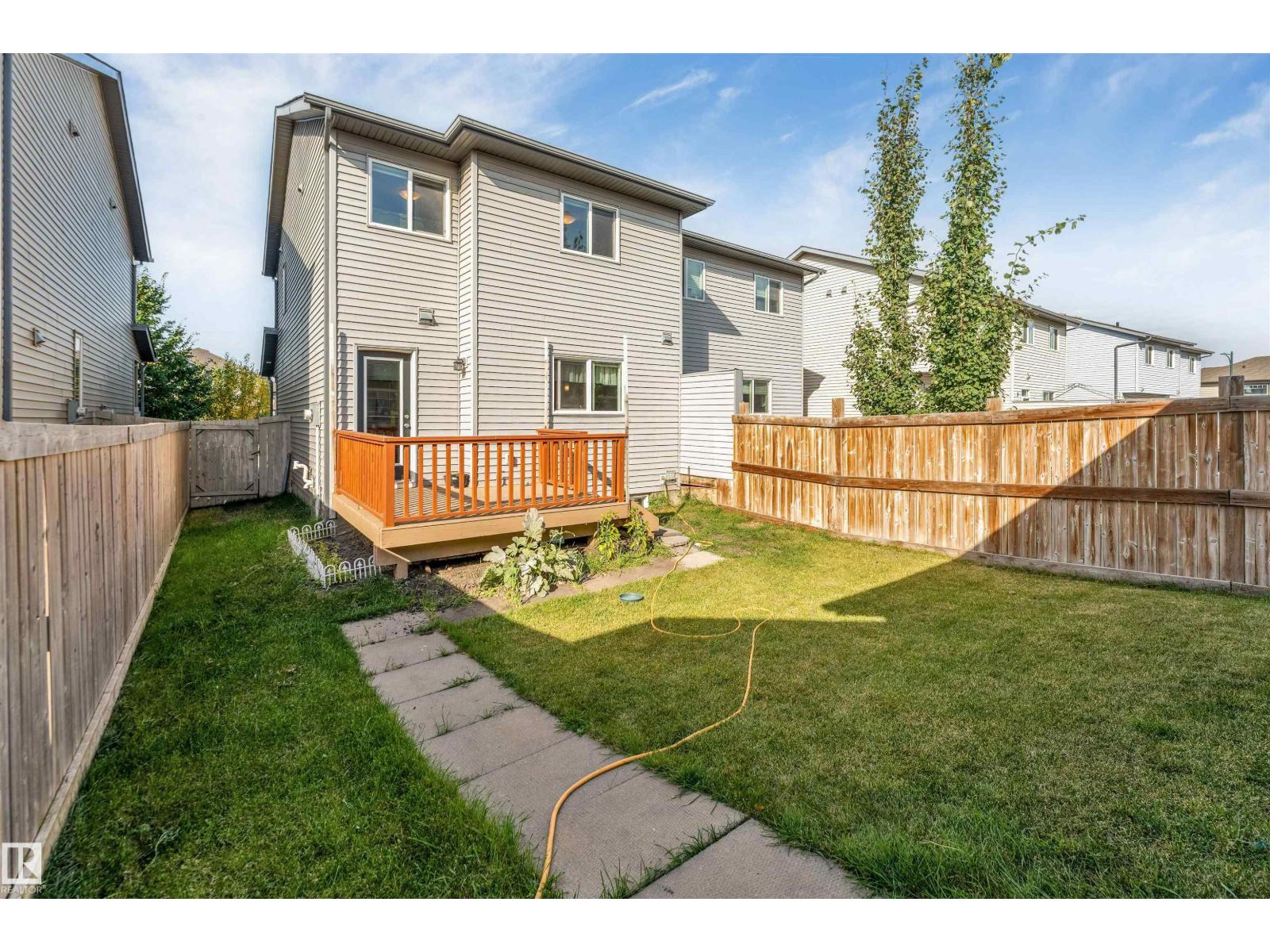2870 Maple Wy Nw Property Photo 3