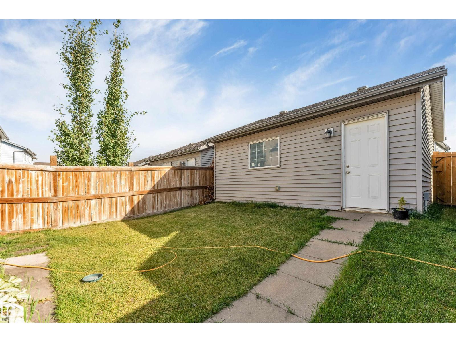 2870 Maple Wy Nw Property Photo 4