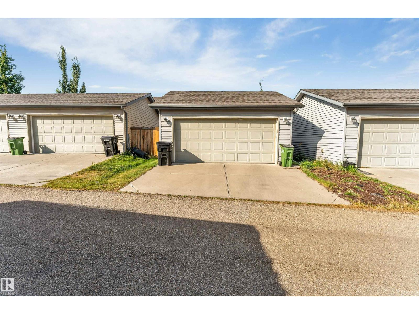 2870 Maple Wy Nw Property Photo 5