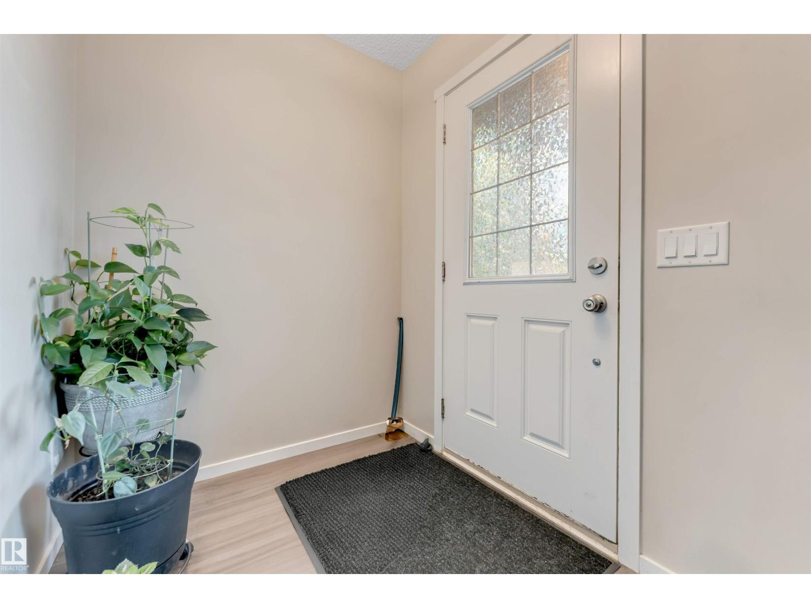 2870 Maple Wy Nw Property Photo 6