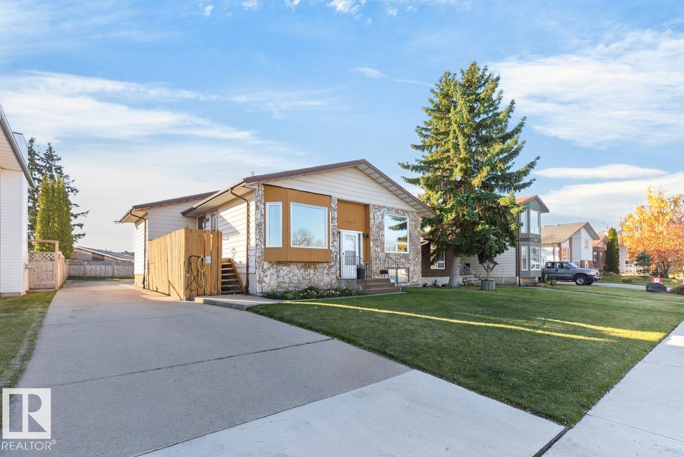 3047 143 Av Nw Property Photo 3