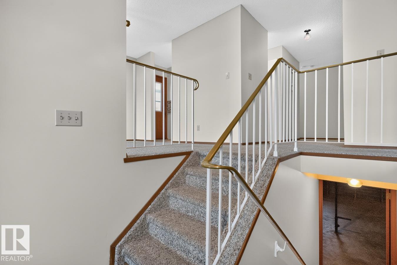 3047 143 Av Nw Property Photo 4