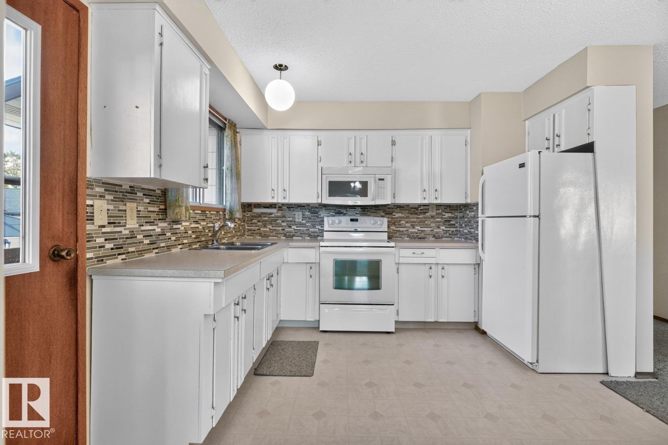 3047 143 Av Nw Property Photo 10