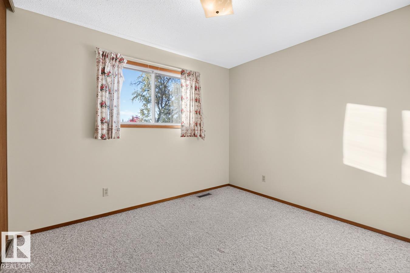 3047 143 Av Nw Property Photo 25