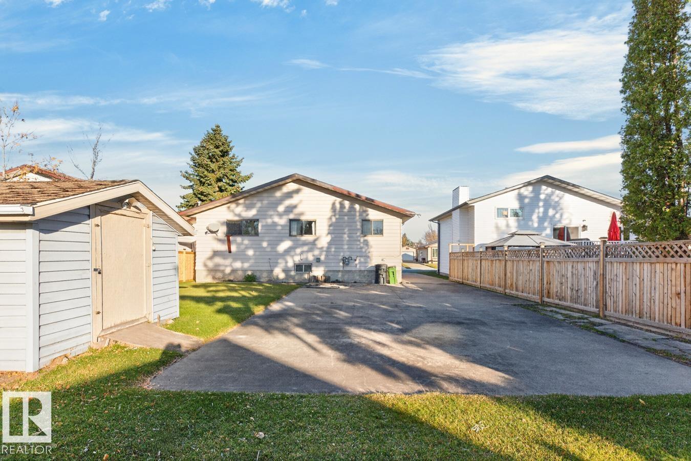 3047 143 Av Nw Property Photo 37