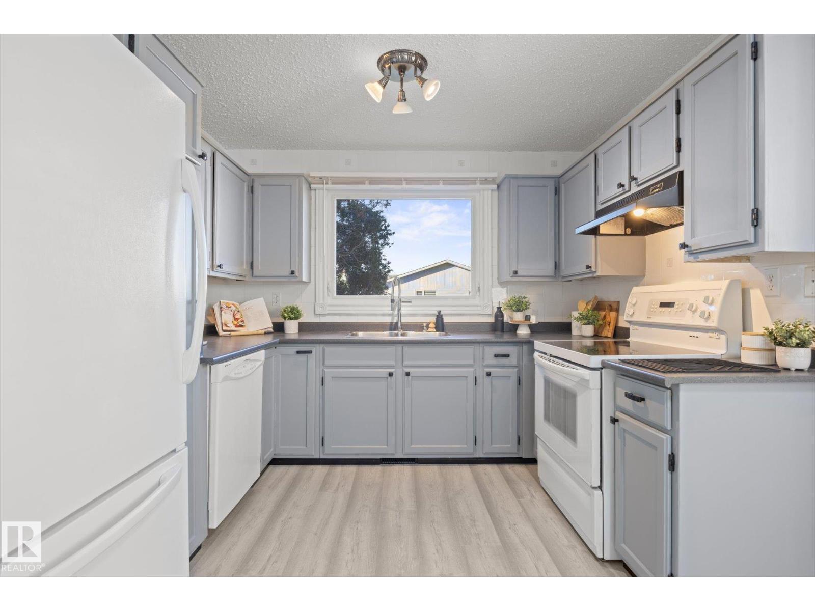 14107 114 St Nw Property Photo 8
