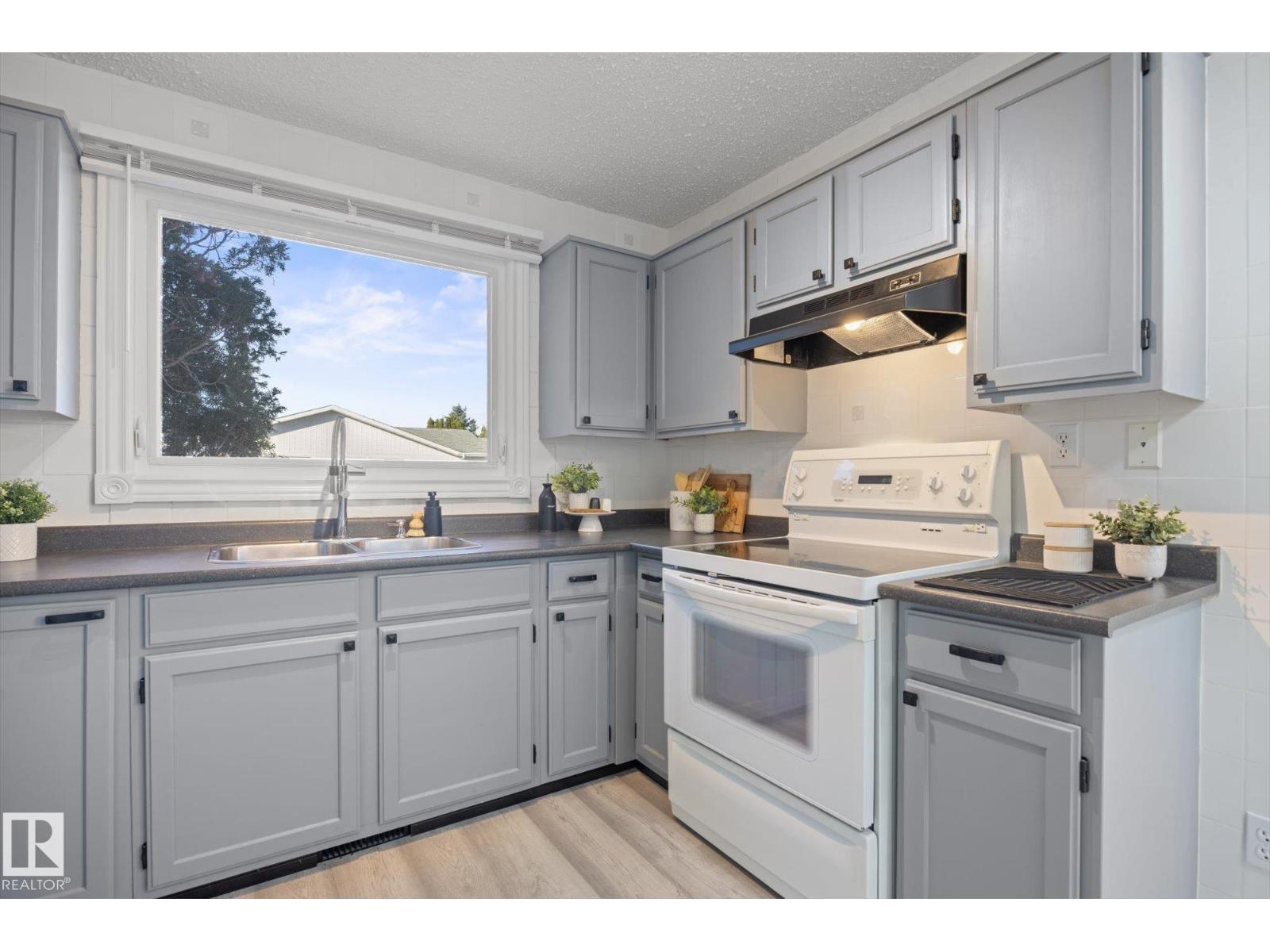 14107 114 St Nw Property Photo 9