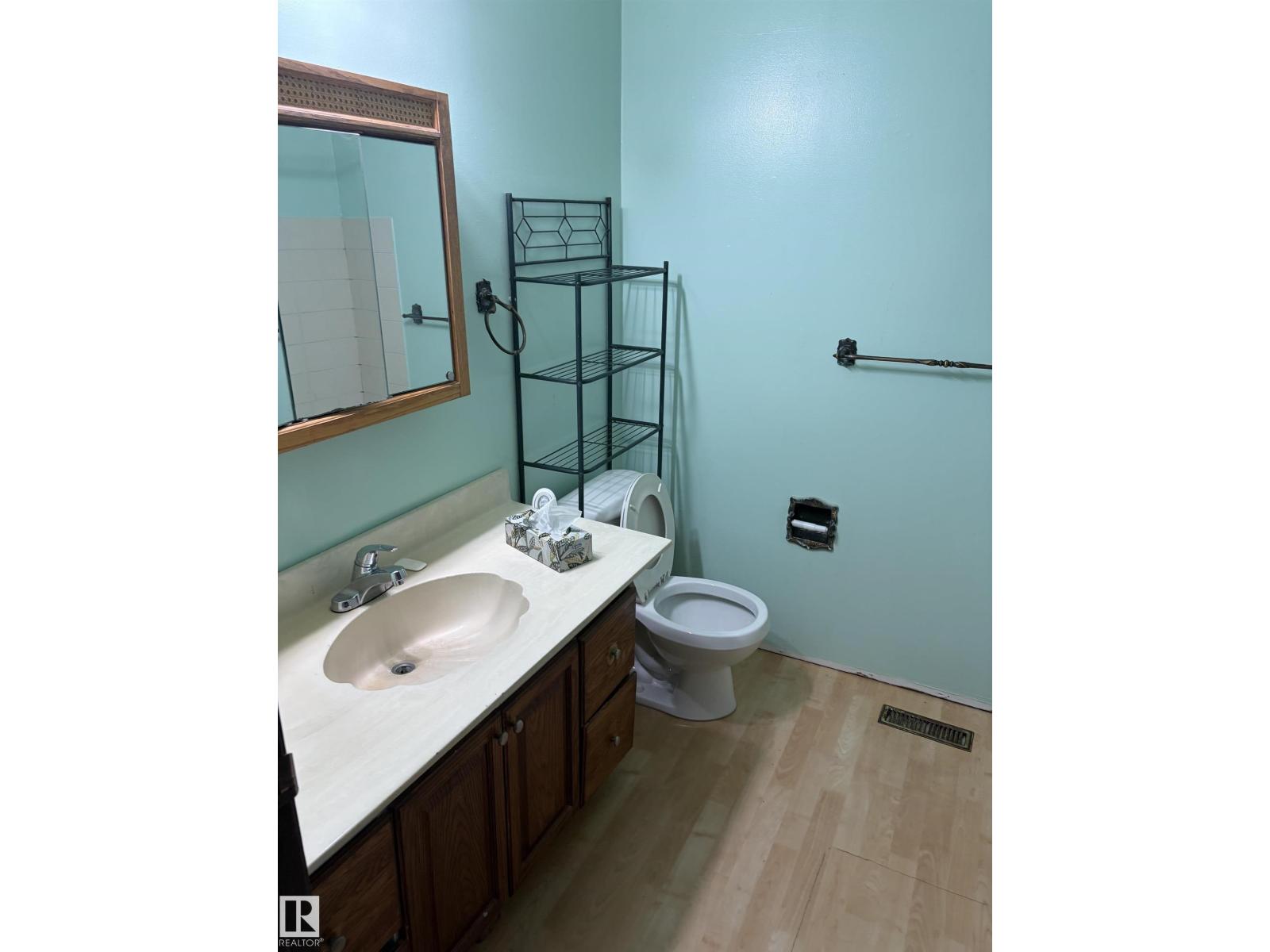 E4513888 Property Photo 8