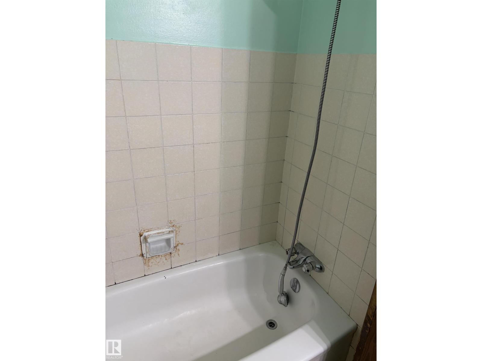E4513888 Property Photo 10