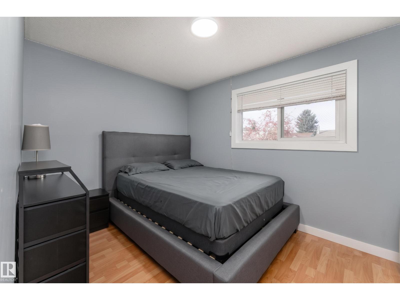 4535 30 Av Nw Property Photo 10