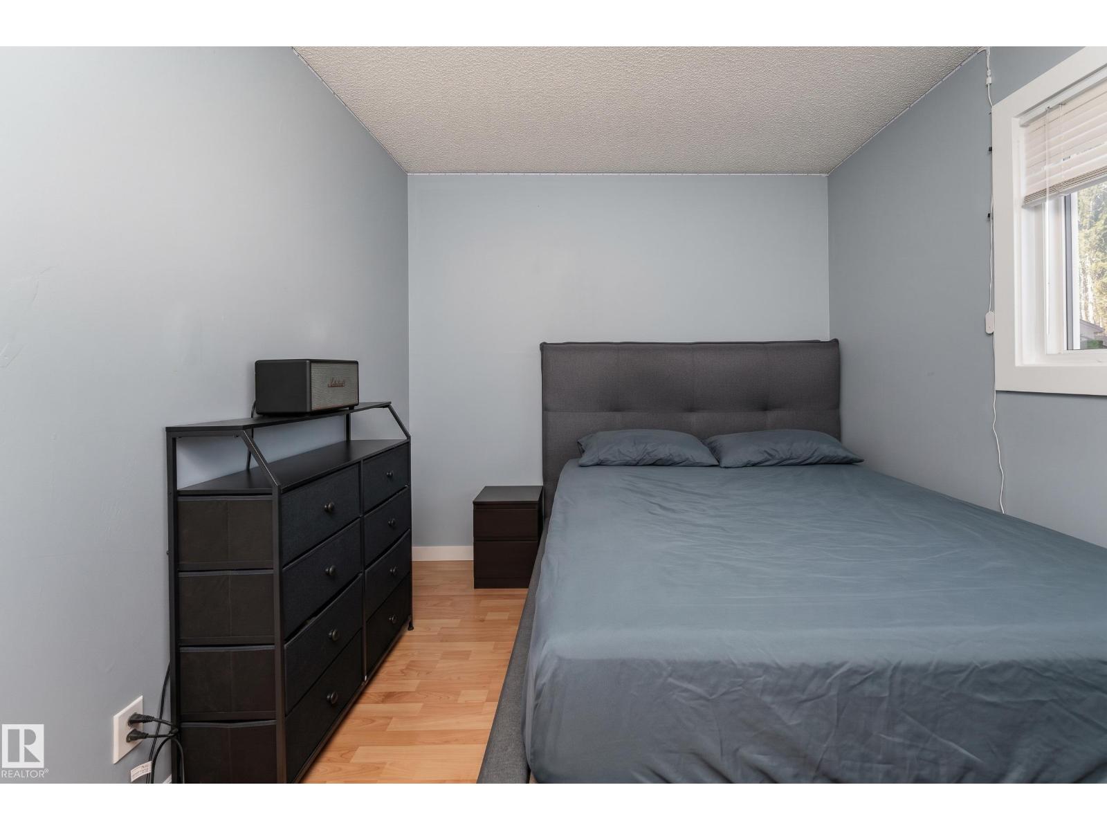 4535 30 Av Nw Property Photo 11