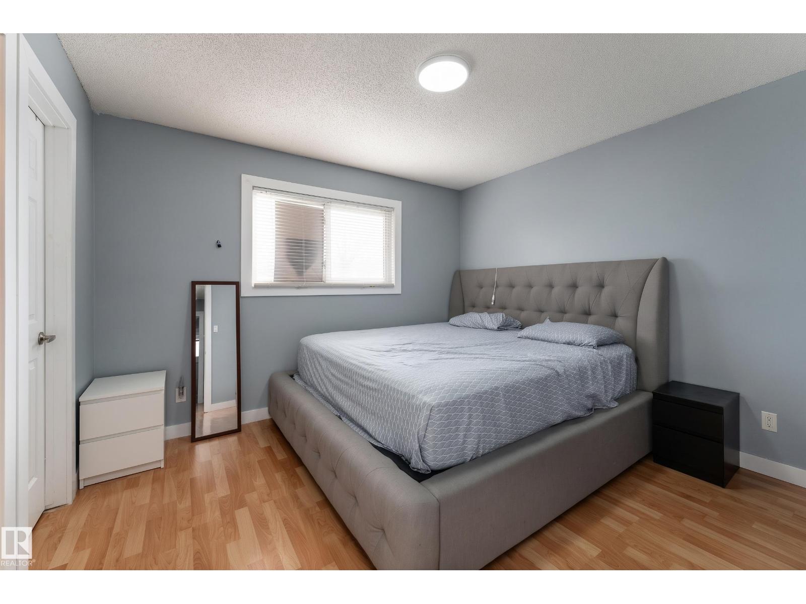 4535 30 Av Nw Property Photo 12
