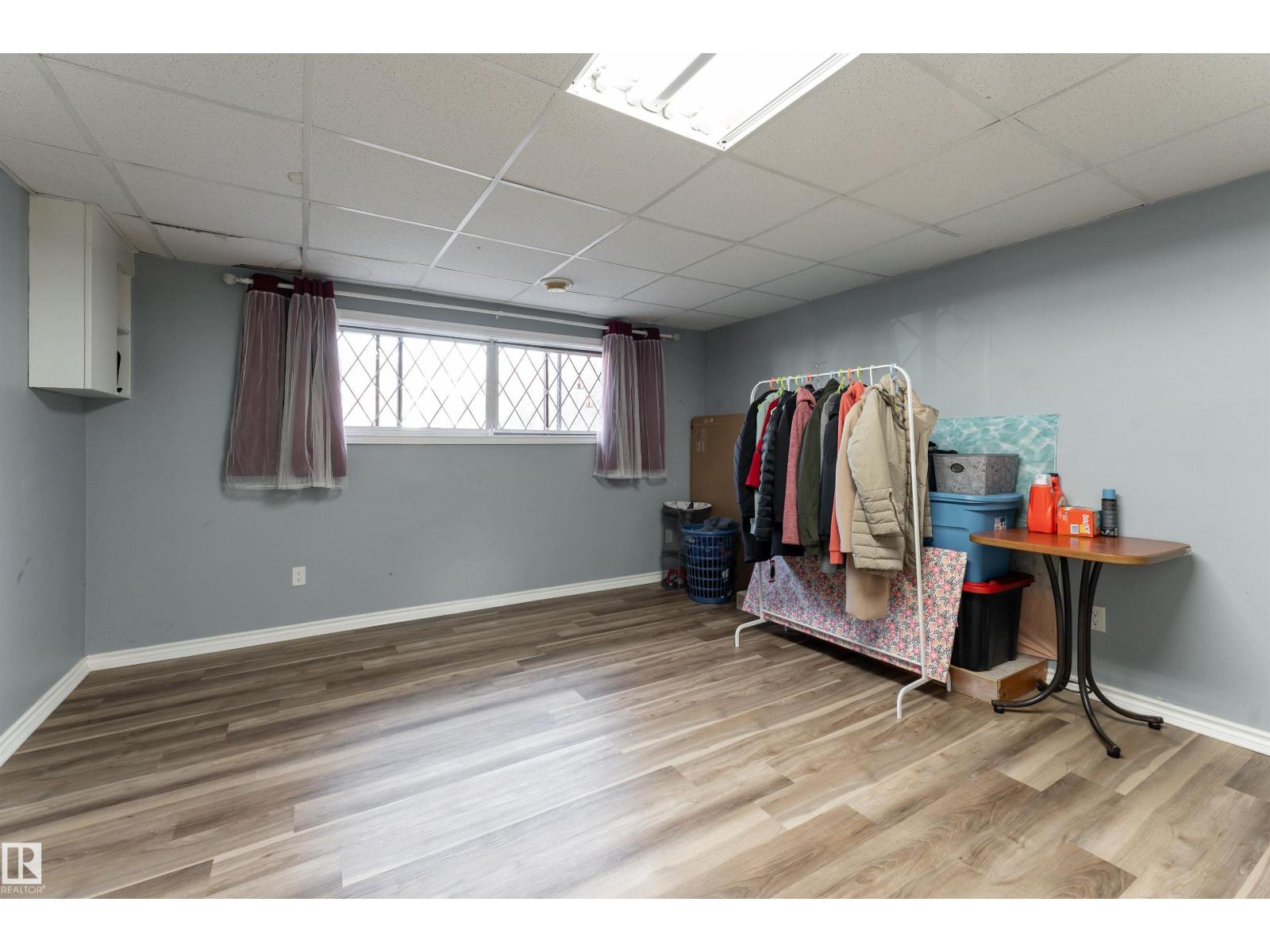 4535 30 Av Nw Property Photo 17