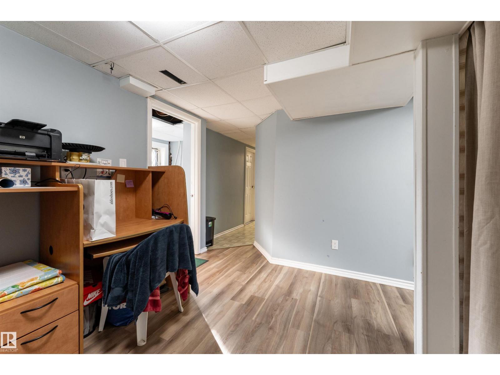 4535 30 Av Nw Property Photo 23