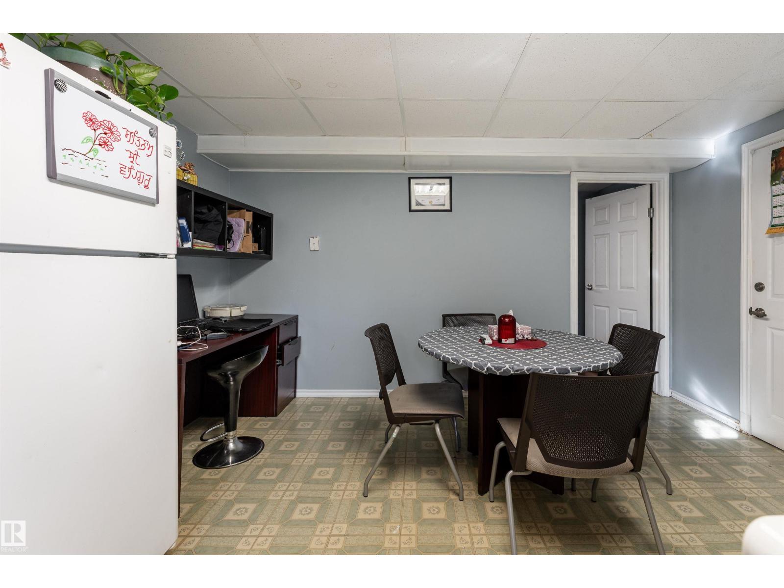 4535 30 Av Nw Property Photo 31