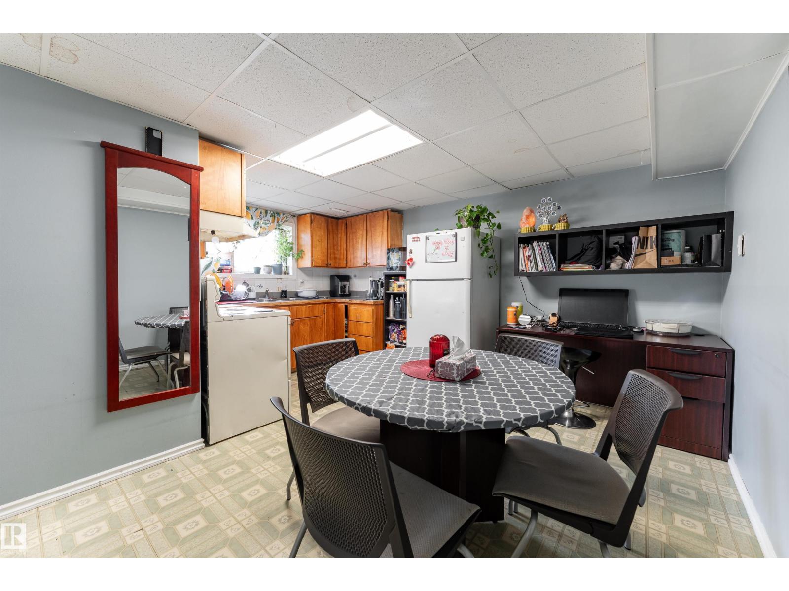 4535 30 Av Nw Property Photo 32