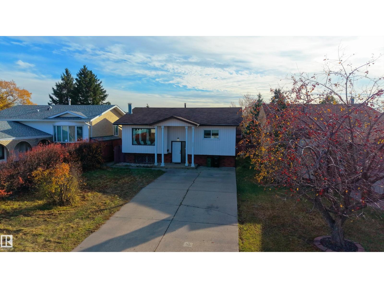 4535 30 Av Nw Property Photo 47