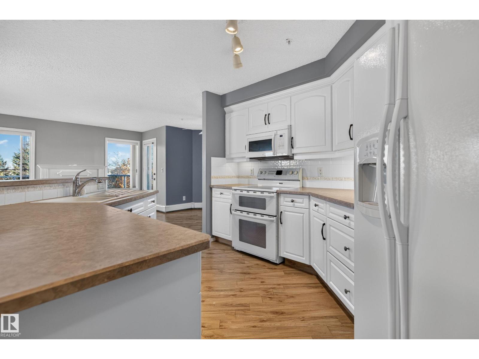 #331 9704 174 St Nw Property Photo 9