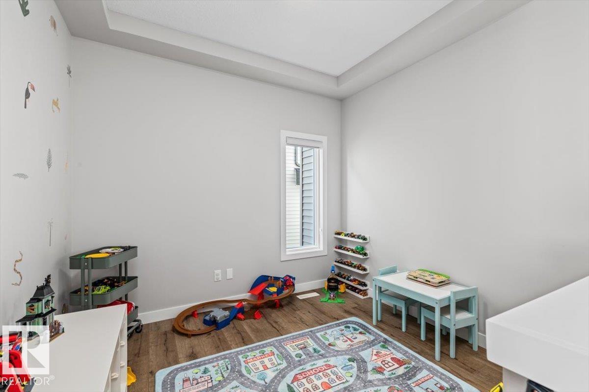7402 Chivers Cr Sw Property Photo 4