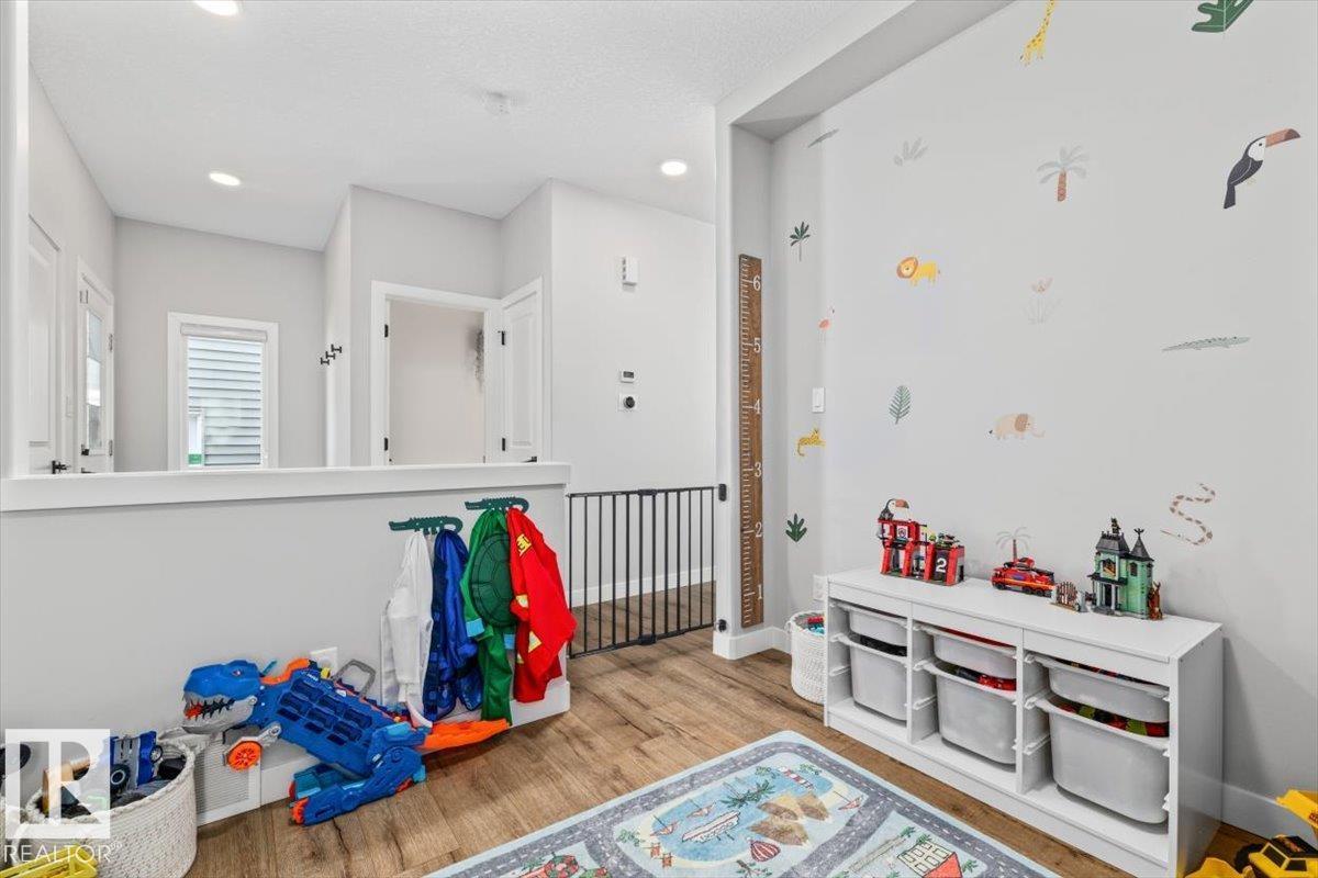 7402 Chivers Cr Sw Property Photo 5