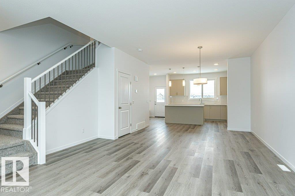 6269 175a Av Nw Property Photo 8