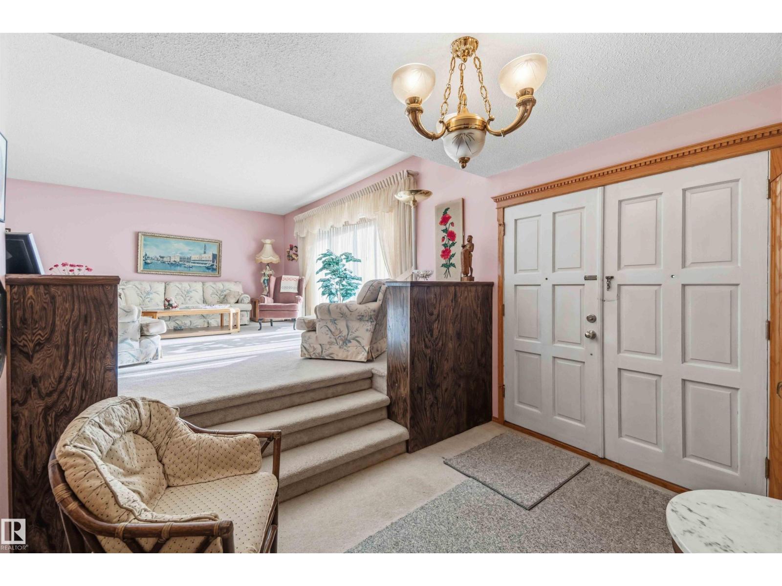 10928 41a Av Nw Property Photo 2
