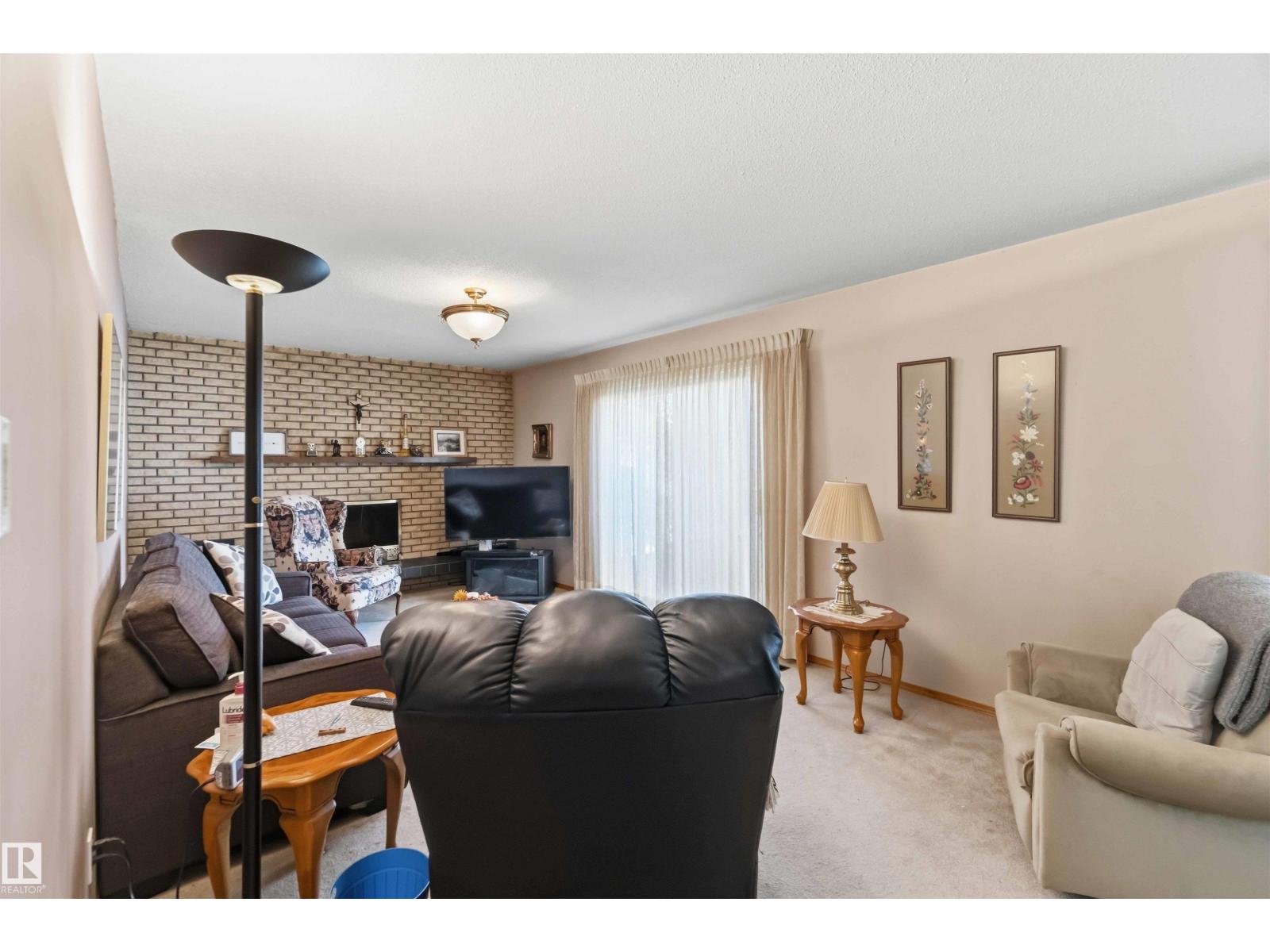 10928 41a Av Nw Property Photo 6