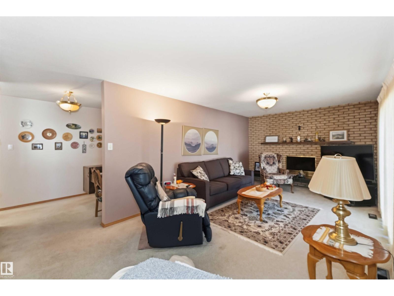 10928 41a Av Nw Property Photo 7