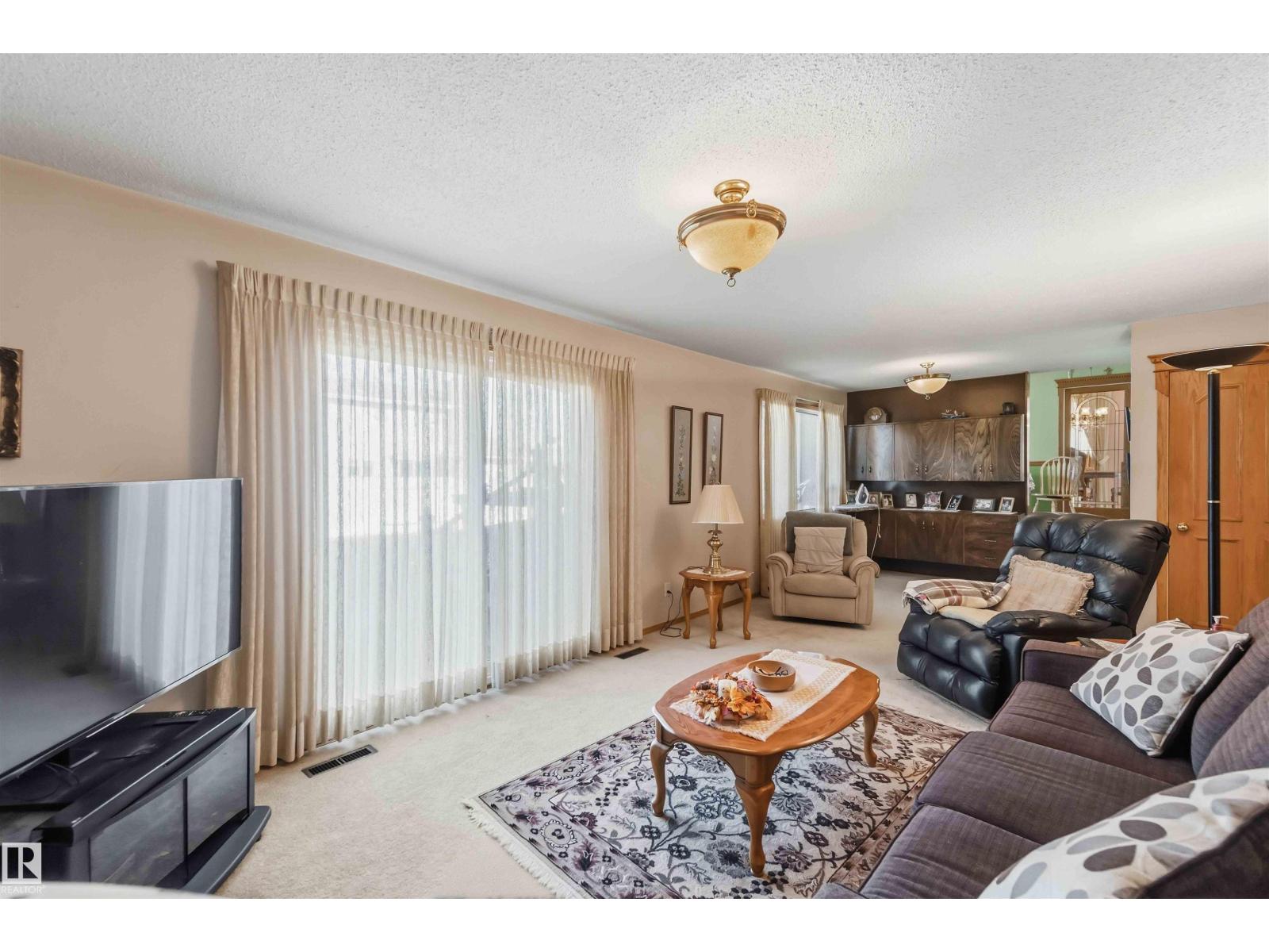 10928 41a Av Nw Property Photo 8