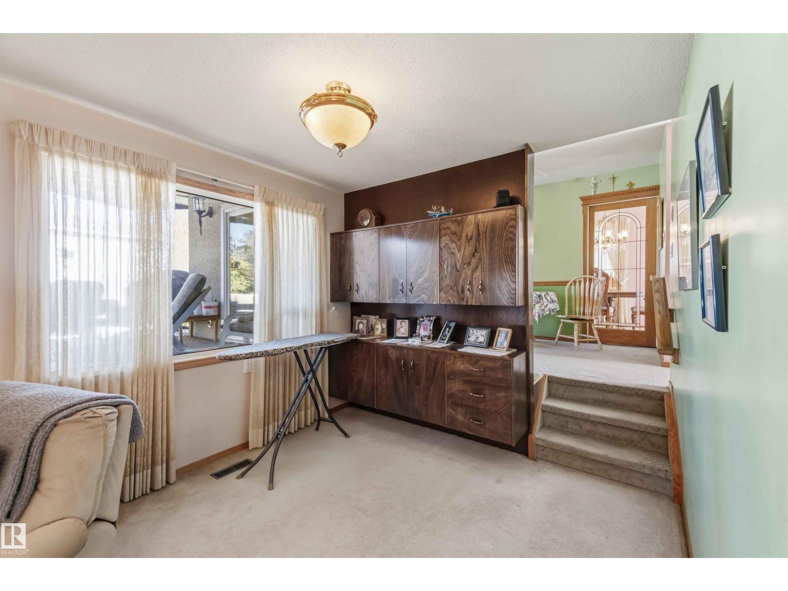 10928 41a Av Nw Property Photo 9